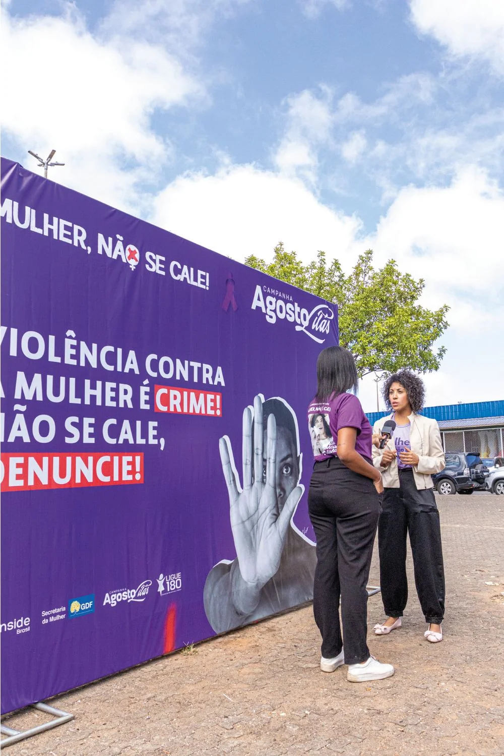 Ação da campanha Mulher, Não Se Cale!